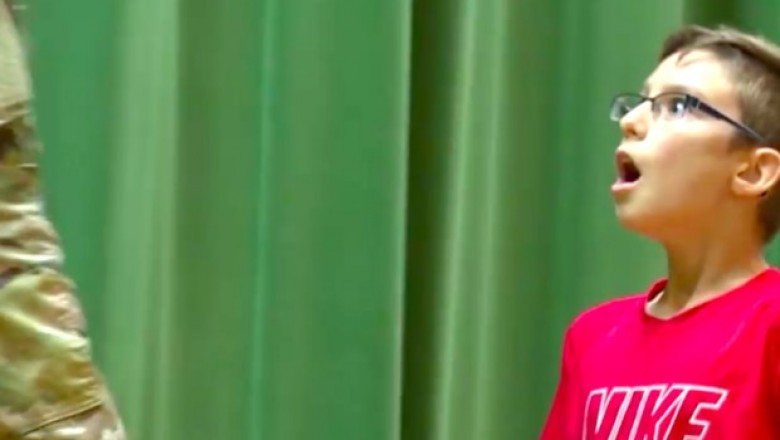 Реакция 11-летнего мальчика на появление брата, 2 года отсутствовавшего на войне